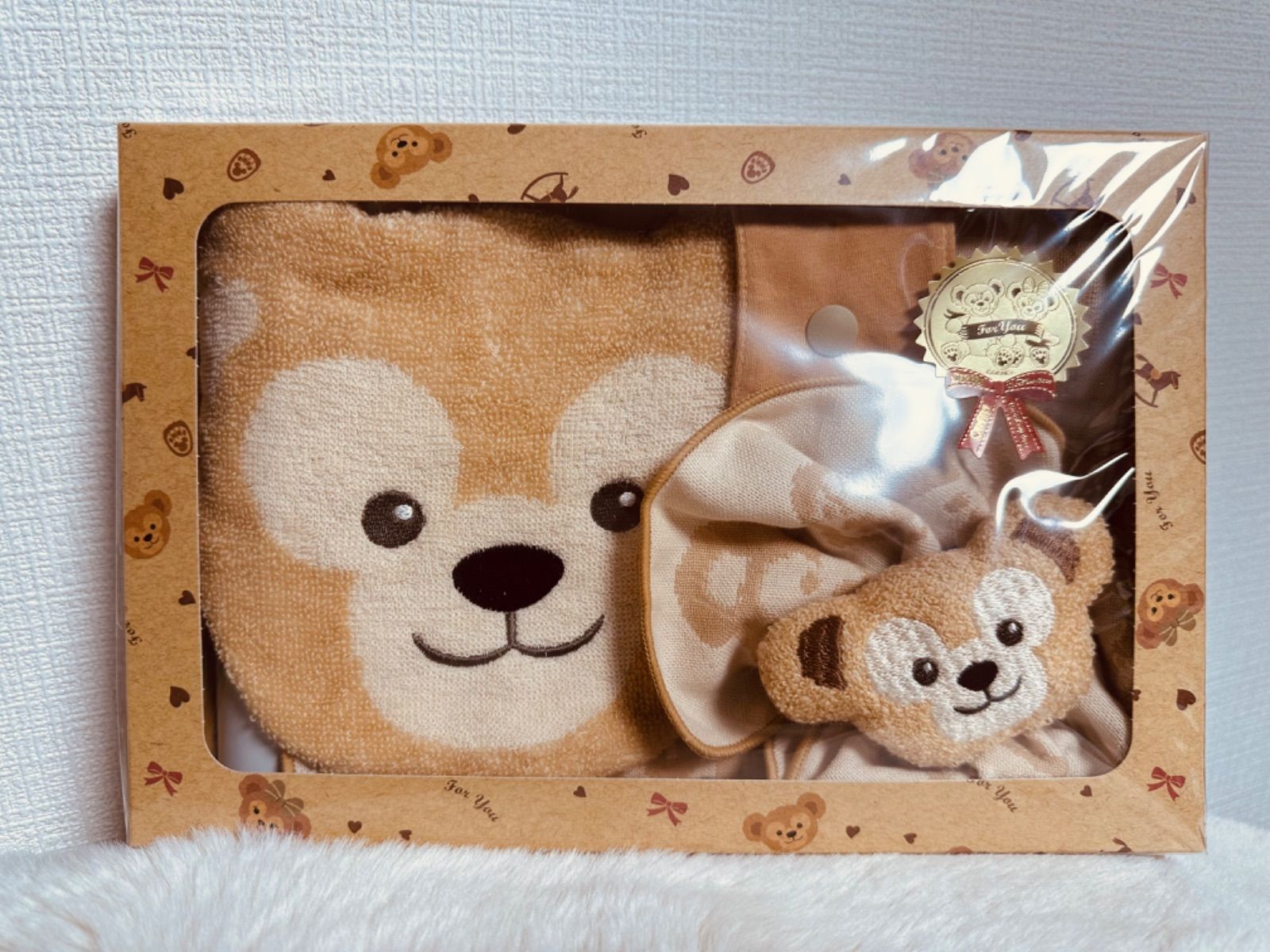 Disney Sea 限定グッズ　ダッフィー　スタイu0026ガーゼハンカチ2枚　ラトル付きセット