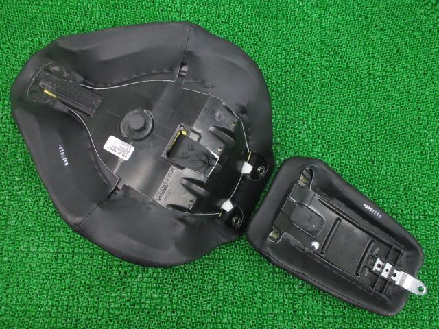 FXSB1690 シート 25301/25302 ハーレー 純正 バイク 部品 美品 2017年