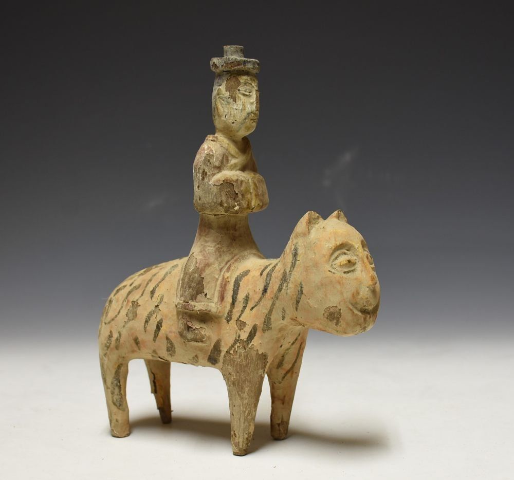 蔵A5131d 朝鮮古美術 木彫彩色虎上人物像 李朝時代