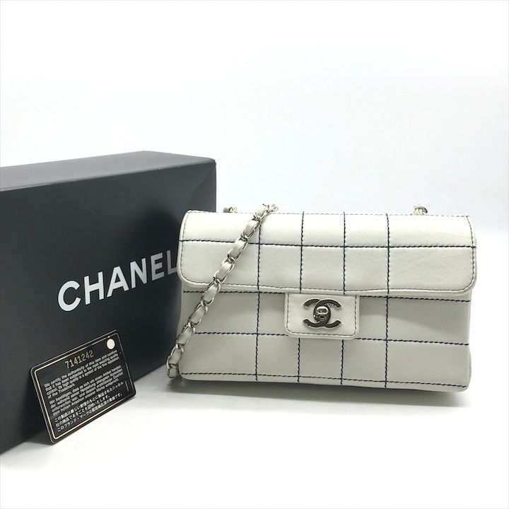 良品 CHANEL シャネル ココマーク ターンロック チョコバー ラムスキン チェーン ショルダー バッグ ホワイト k3862 良品 CHANEL シャネル ココマーク ターンロック チョコバー ラムスキン