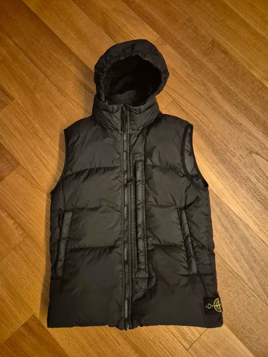 ストーンアイランド ダウンベスト STONE ISLAND(ストーンアイランド) 21FW ダウンベスト 黒 14y