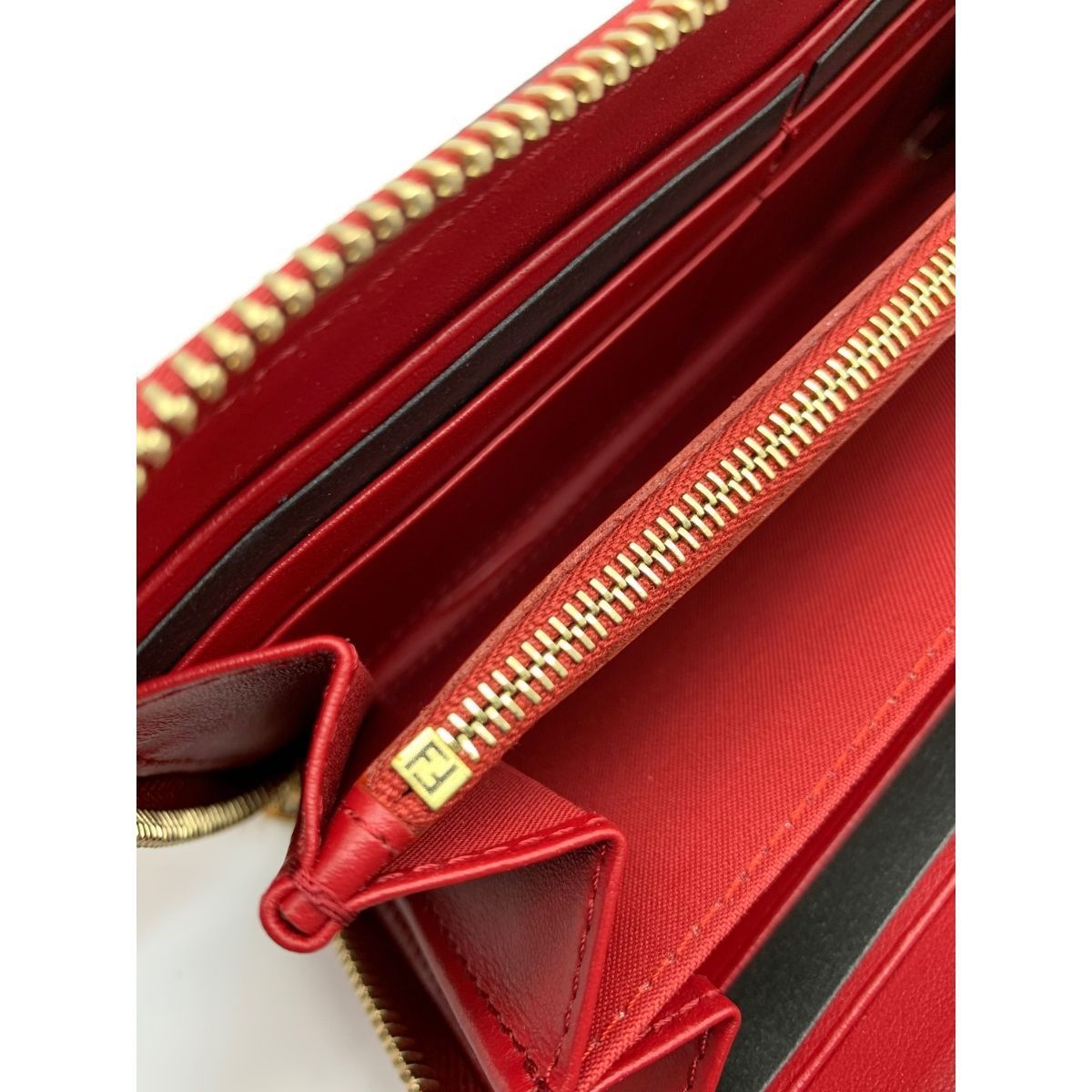 未使用】フェンディ 長財布 FENDI レディース ファスナー財布 ラウンド