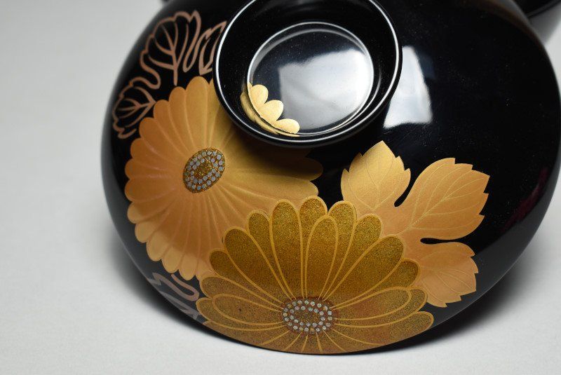 輪島塗 蒔絵菊花図