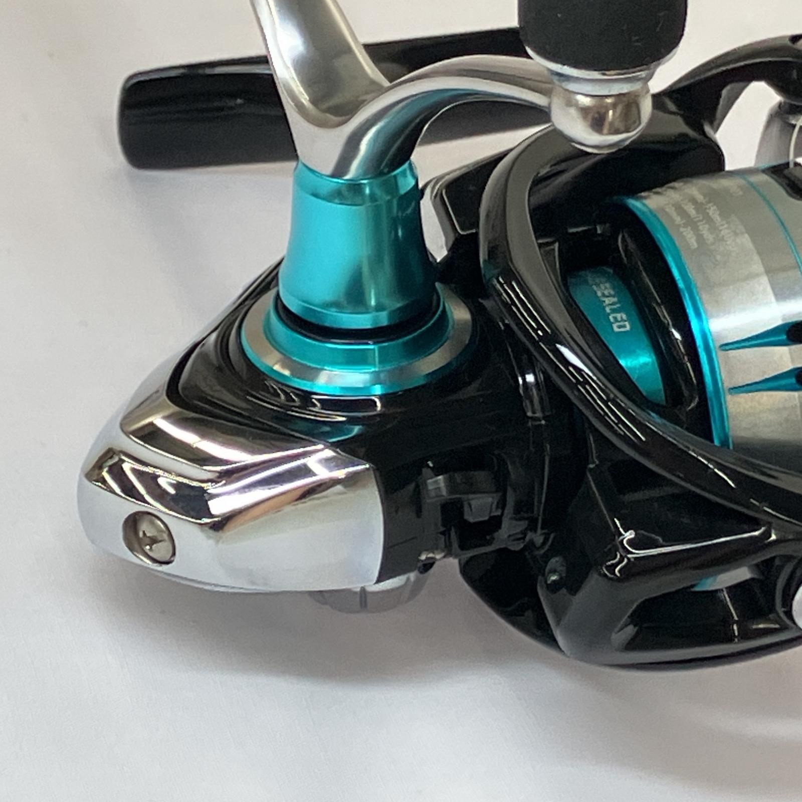 △△DAIWA ダイワ スピニングリール 19エメラルダス LT3000S-CH
