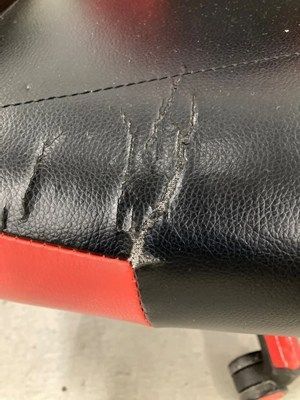 ゲーミングチェア 赤