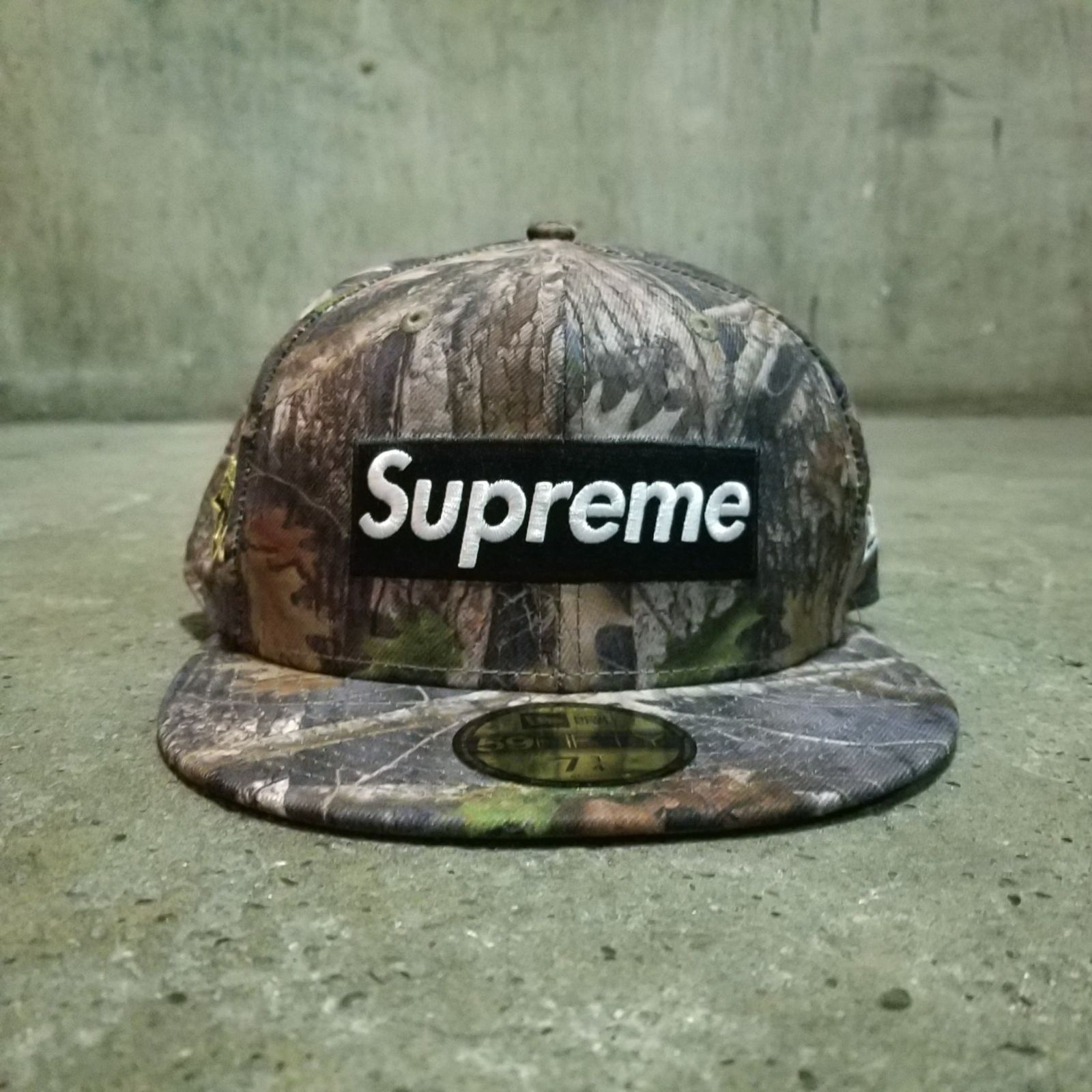 Supreme 25ss × Championship Box Logo New Era TrueTimber Kanati