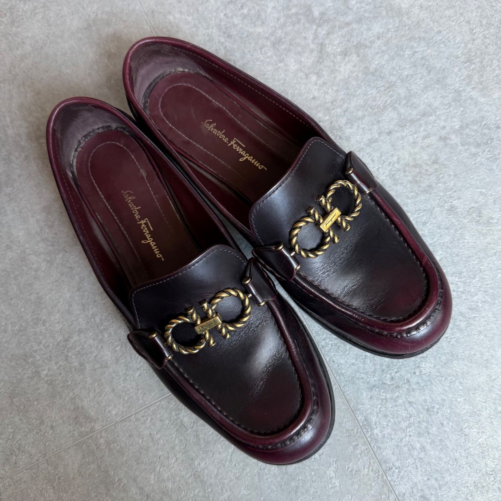 希少 SalvatoreFerragamo サルヴァトーレフェラガモ ダブル