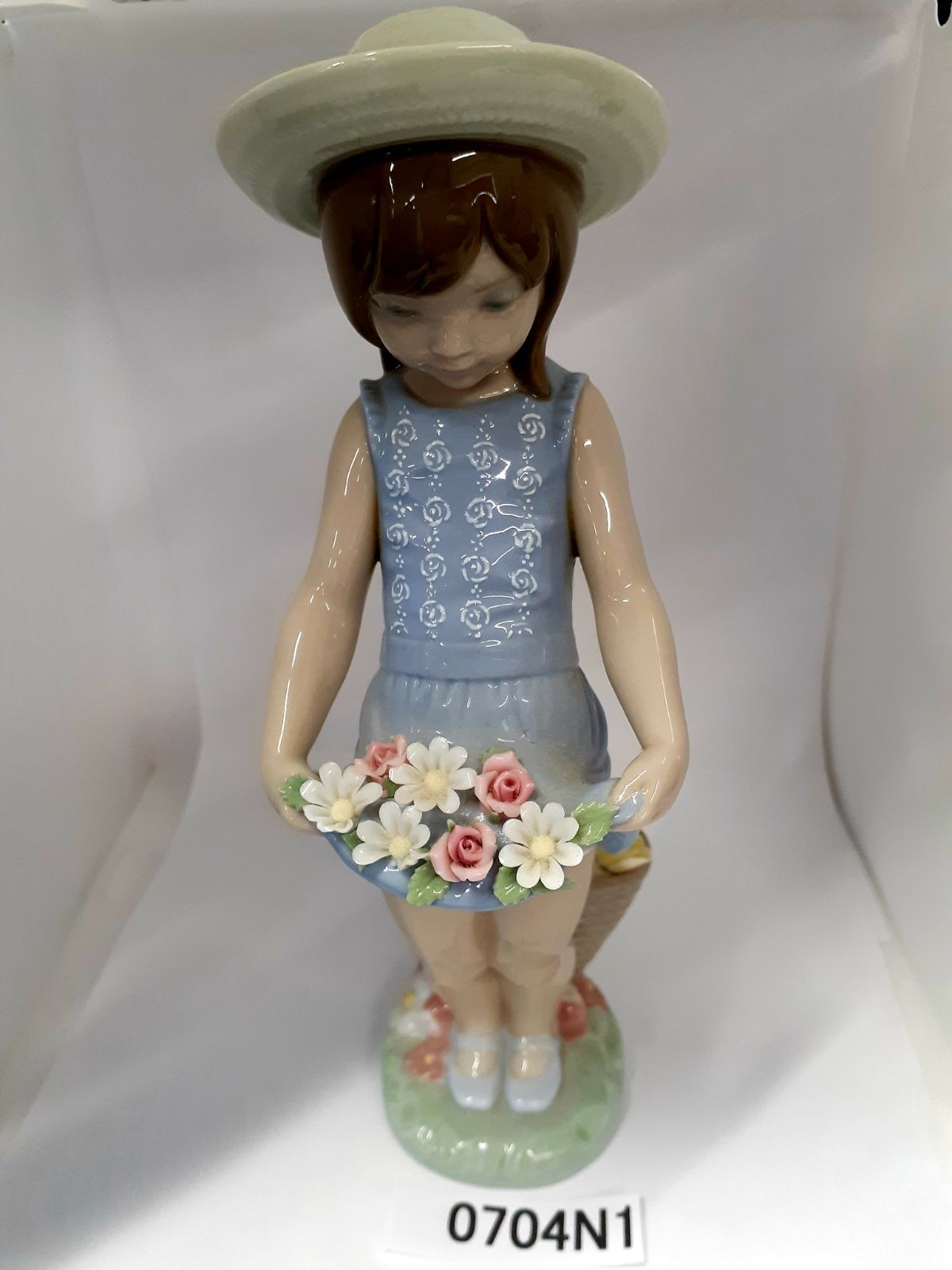 LLADRO - リヤドロ　スカートに花いっぱい　女の子　花 リヤドロ】【スカートに花いっぱい】【絶版】【1284】