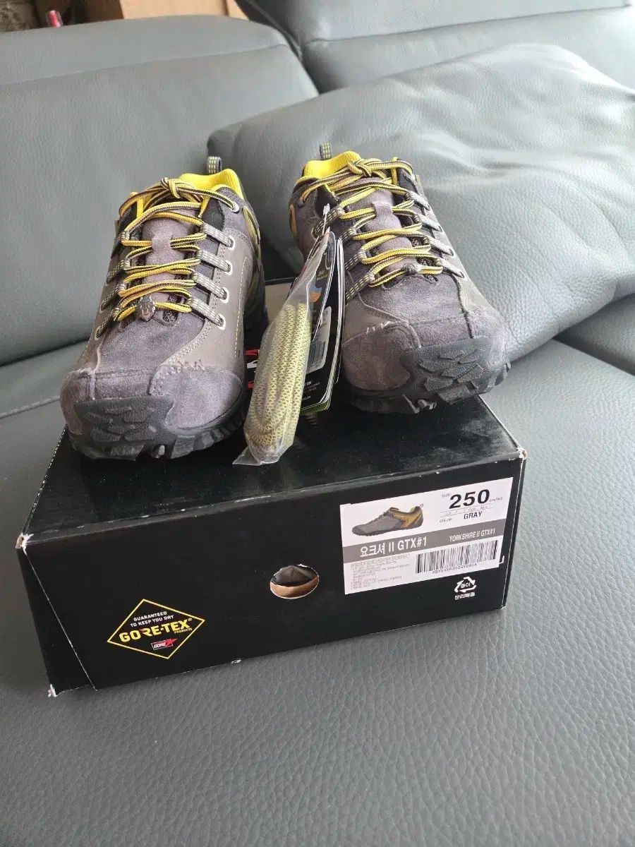 正規品 BLACK YAK ブラックヤク Yorkshire II GTX ＃ 1 A GORE-TEX ゴアテックス 登山靴