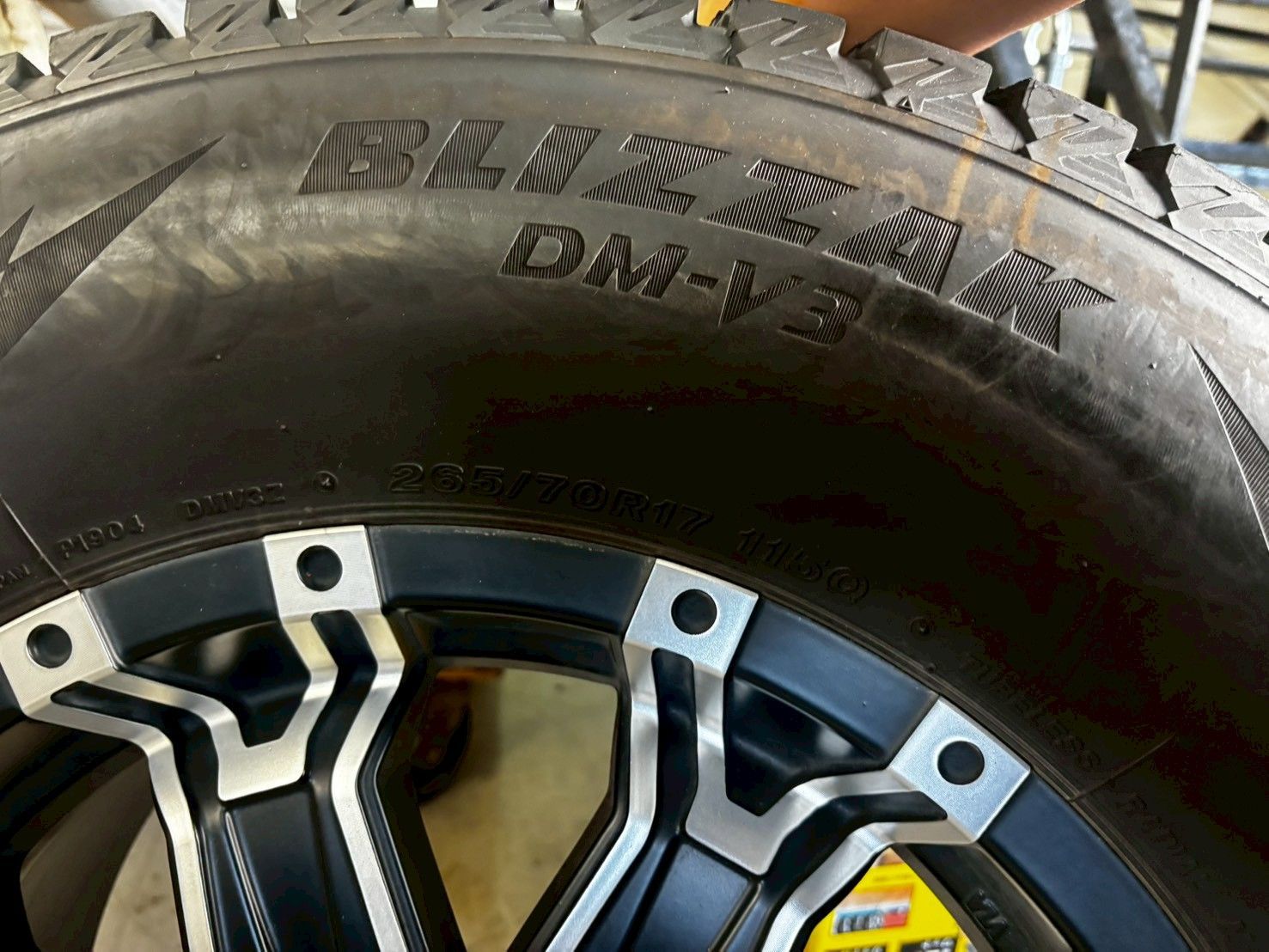 アルミホイール 265|70|17４本セット送料込み