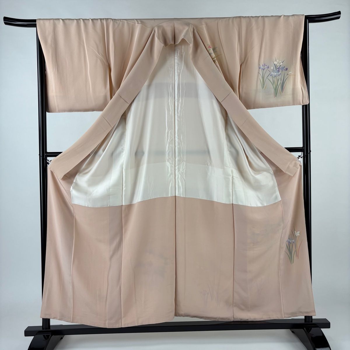 No.2598 未使用シリーズ正絹染色作家(玄才)流水草花訪問着　落款　美品 No.2598 未使用シリーズ正絹染色作家(玄才)流水草花訪問着 落款
