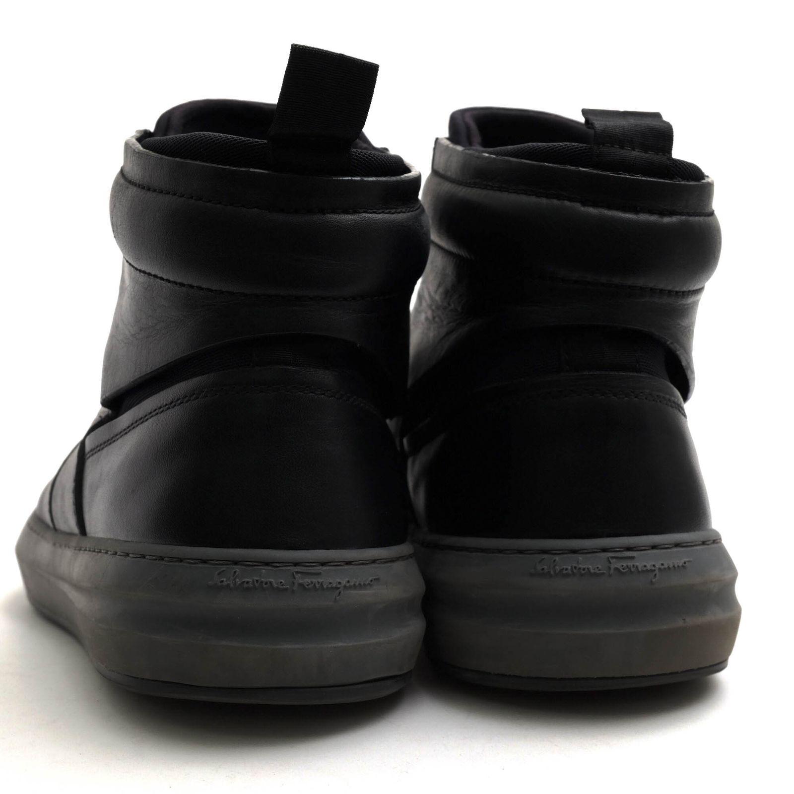 FERRAGAMO ブラック レザー シューズ フェラガモ／Salvatore Ferragamo シューズ スニーカー 靴