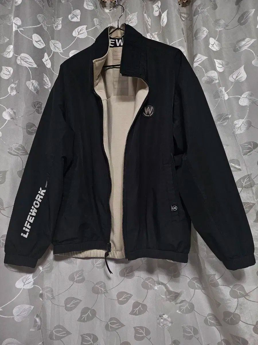 リバーシブル ウィンドブレーカー