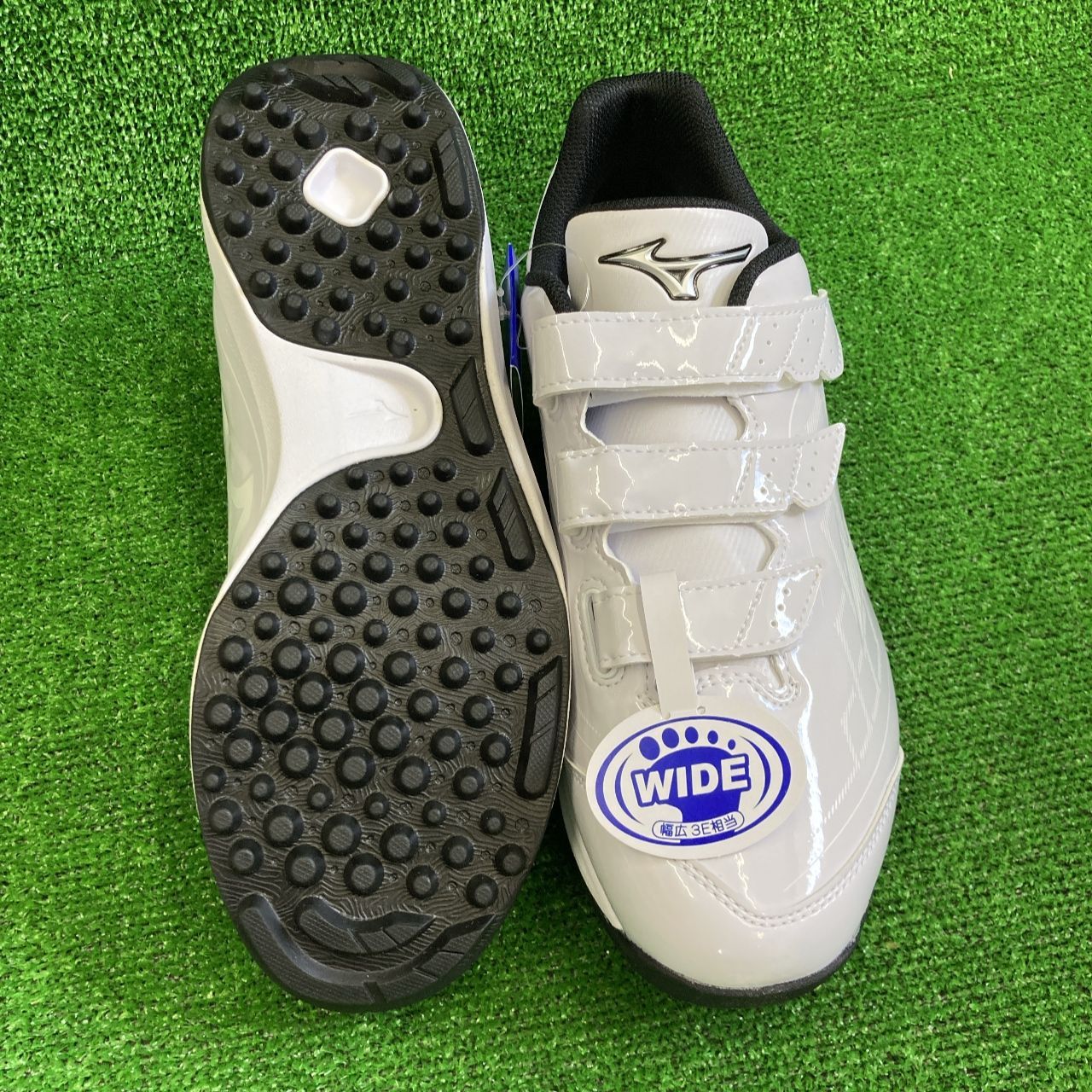ミズノトレーニングシューズ ホワイト　新品 MIZUNO ミズノ トレーニングシューズ 大人 一般 11GT2210