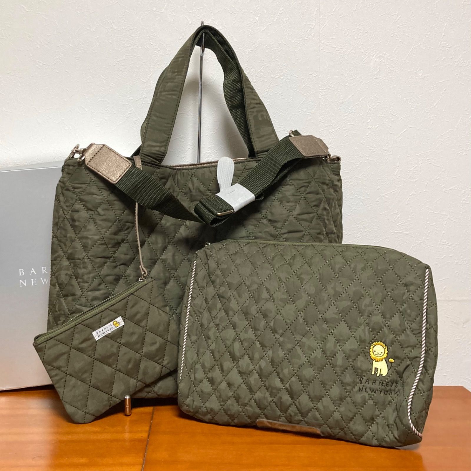 ♥ BARNEYS NEW YORK バーニーズニューヨーク マザーズバッグ オムツ入れポーチ付き