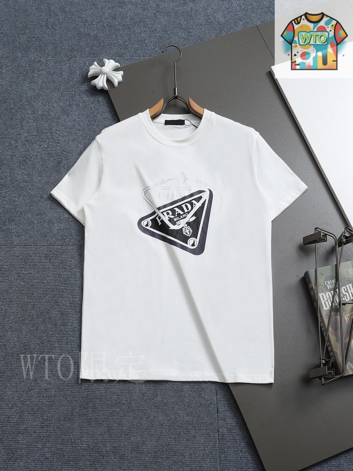 PRADA ホワイト Tシャツ ロゴプリント Prada Terry T-Shirt | Saks Fifth Avenue
