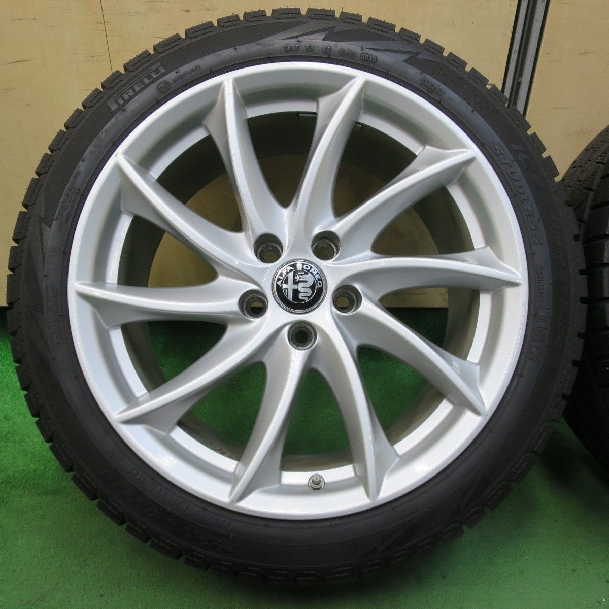 センサー付！キレイ☆アルファロメオ ジュリア 純正 225/45R18 255 