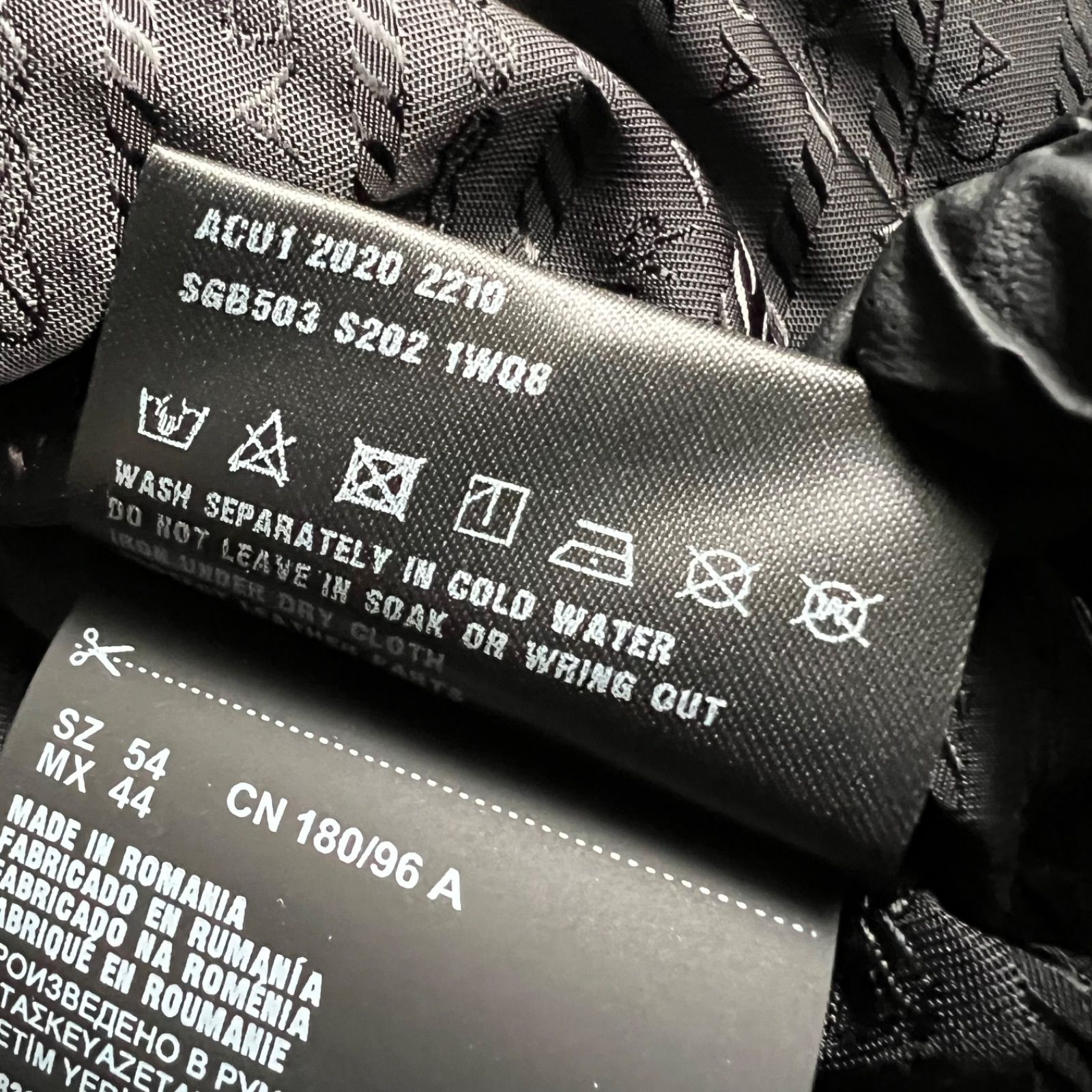 PRADA プラダ RE-NYLON クロップド ナイロンダウンジャケット