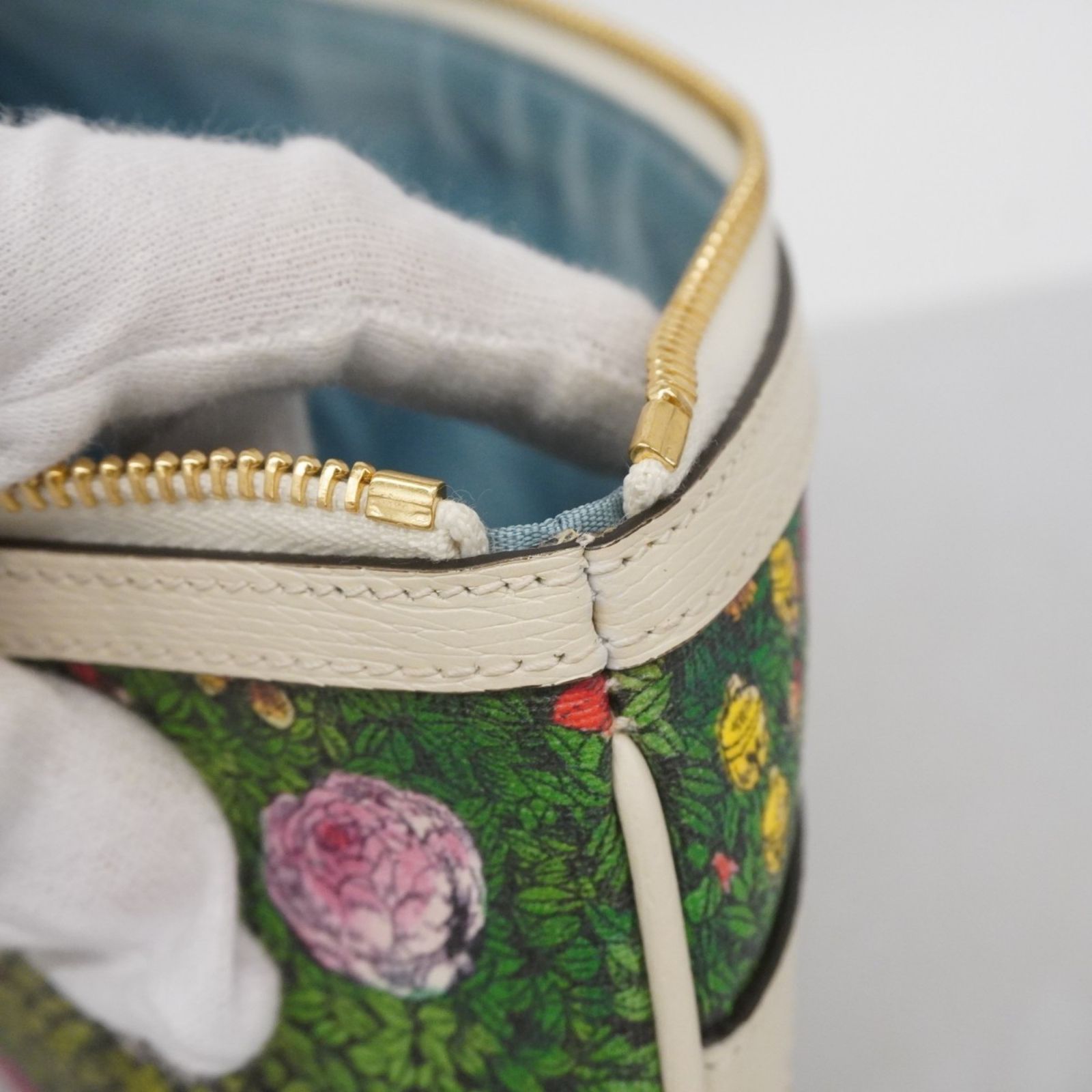 ホワイト マルチカラー