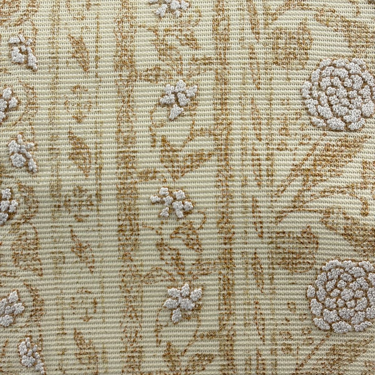 極美品　夏帯　袋帯　絽綴れ　花文様　日本刺繍　正絹　お太鼓柄　白煉色　使用感なし 袋帯 秀品 夏帯 絽 草花 相良刺繍 金彩 クリーム お太鼓柄 正絹