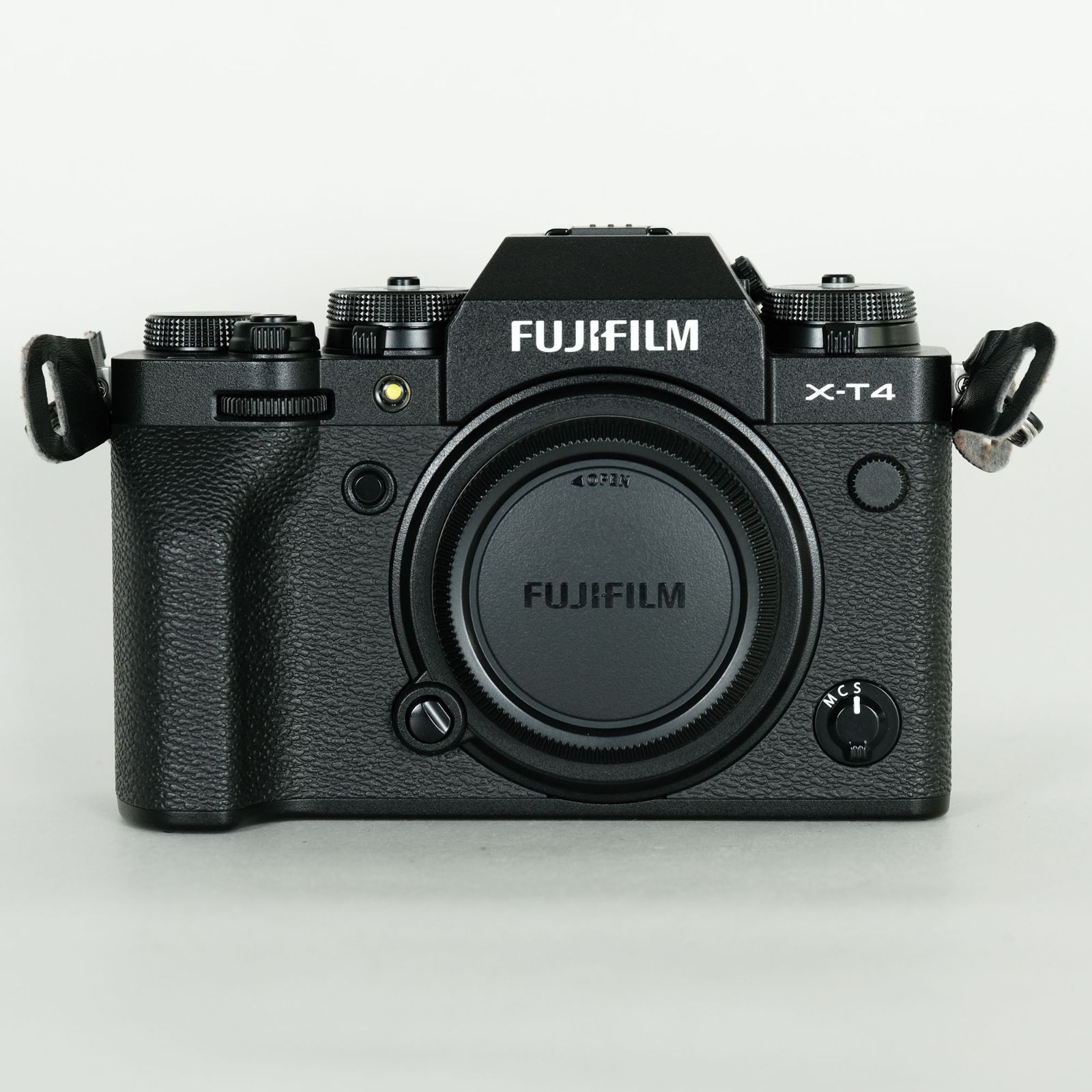 富士フイルム - 【延長保証付】FUJIFILM X-T4 ボディ シャッター数10367 延長保証付】FUJIFILM X-T4 ボディ シャッター数10367