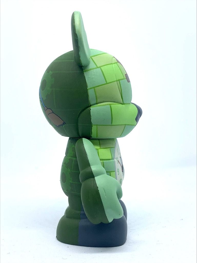 新品　キーホルダー　バイナルメーション　VINYLMATION 緑　ディズニー ディズニー バイナルメーション Vinylmation have a laugh