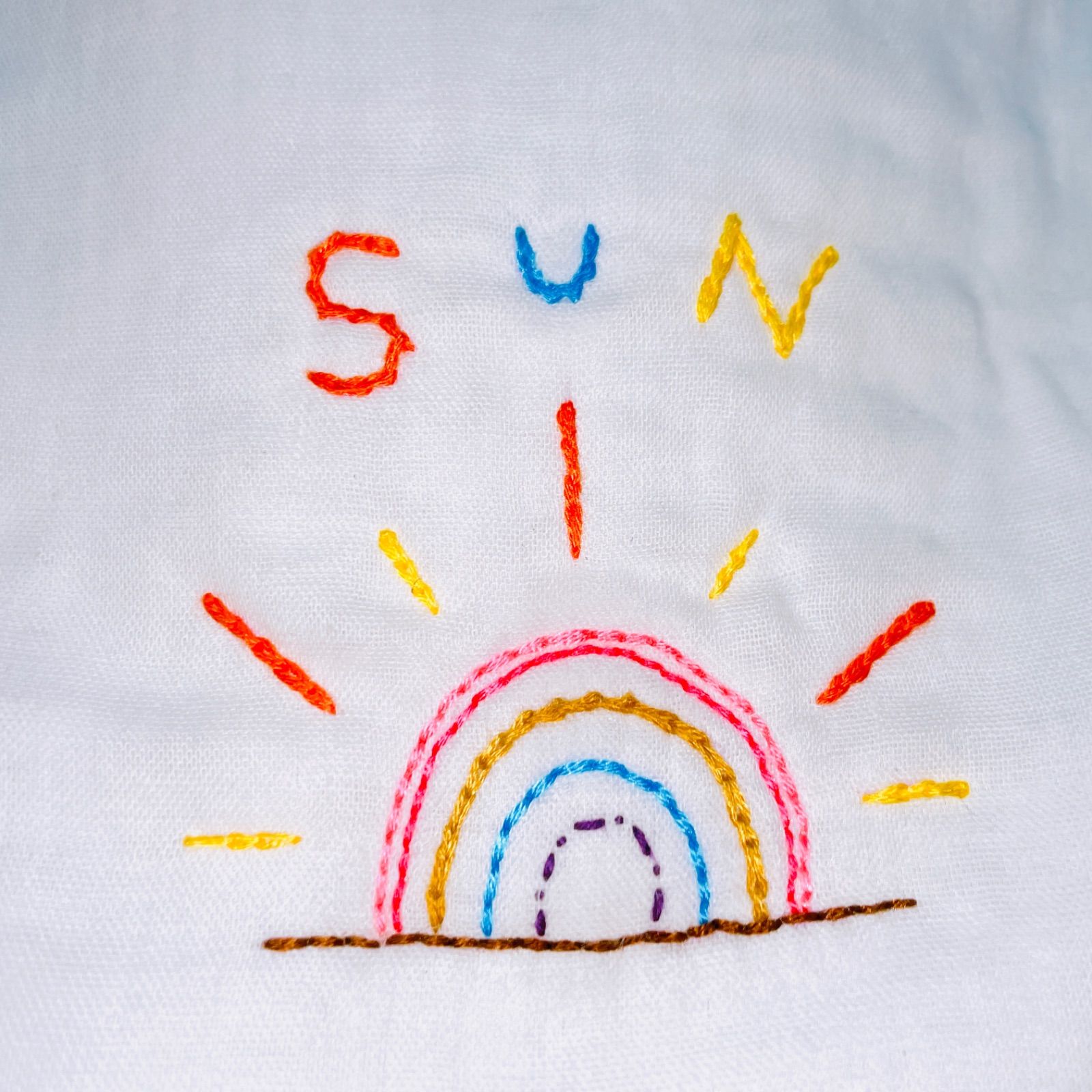 ハンドメイド スタイ 刺繍 sun 太陽 蝶ネクタイ ベビー