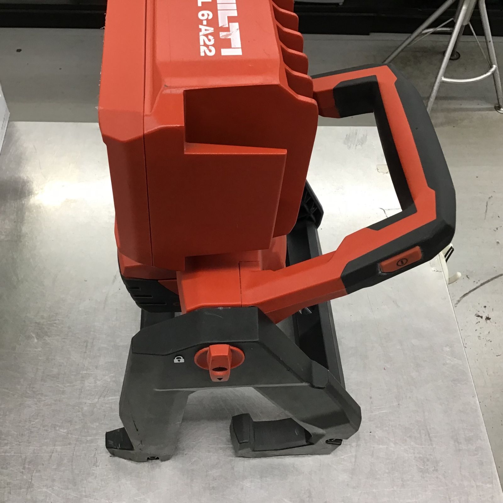 HILTI ヒルティ 充電式エリアライト SL 6-A22 ☆バッテリー1個付き 
