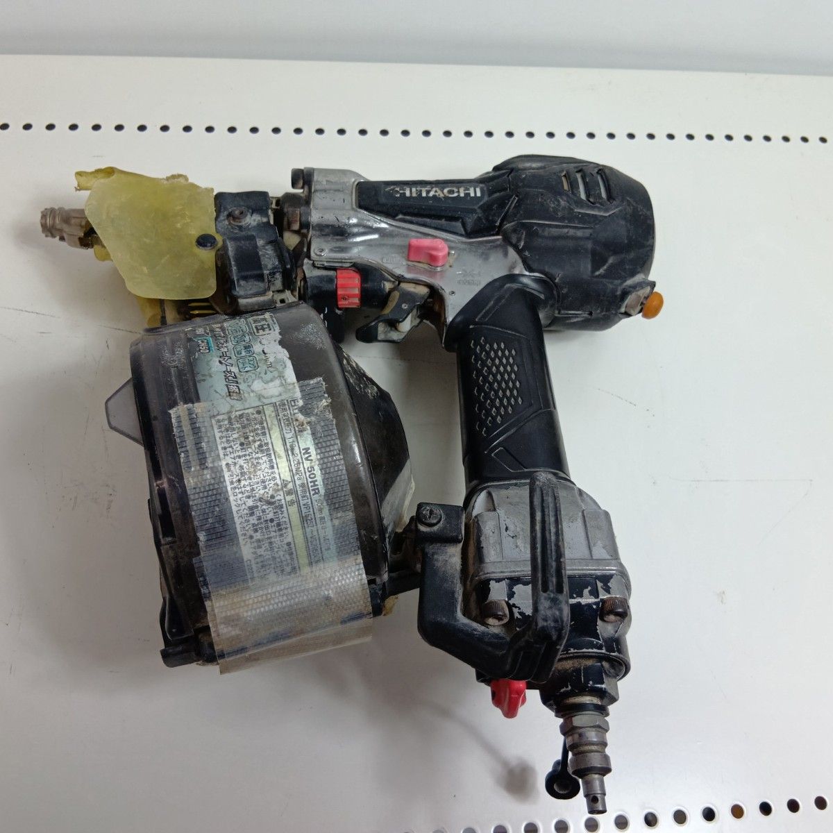 HITACHI 日立 ロール釘打機 NV50HR ブラック 程度C 高圧 50mm キズ ハガレ有 本体割れあり