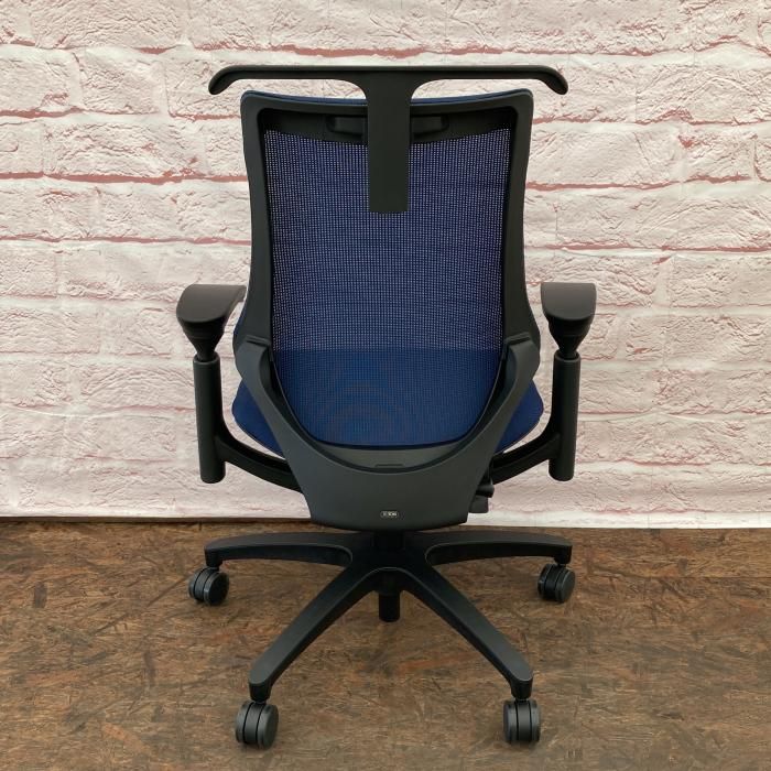 イトーキ エフチェア デスクチェア 可動肘 ハンガー付 ネイビーブルー  