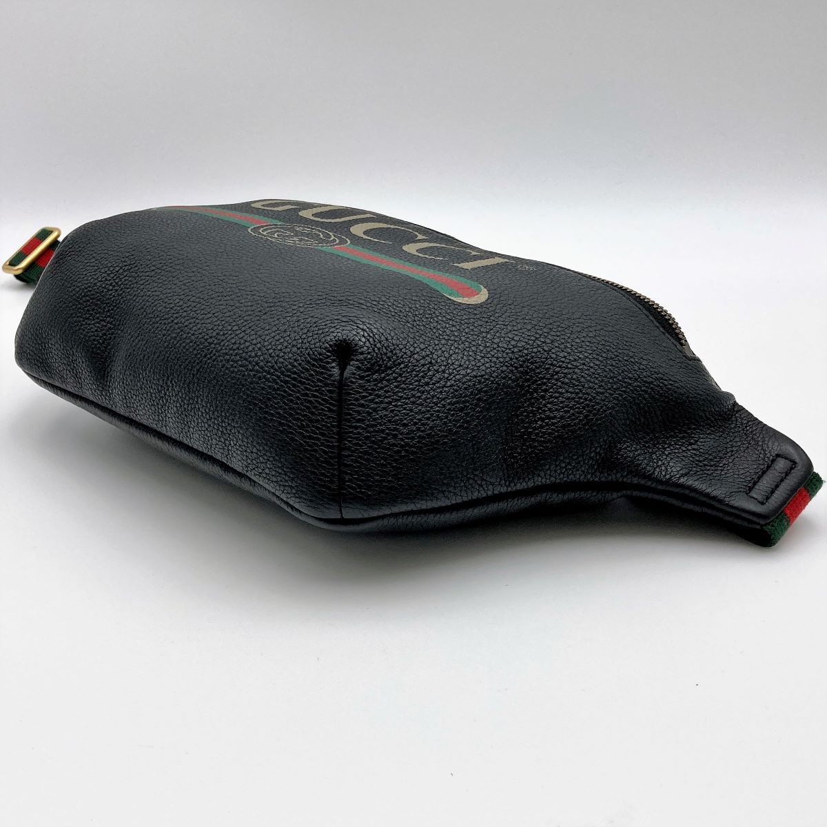 GUCCI ホワイトレザー ボディバッグ　シェリーライン 949d8f7344a18971d163aa676331c7