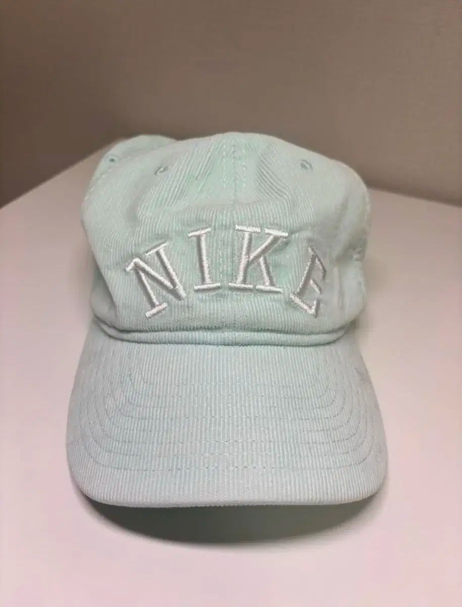 【雷市場（ポンジャン）商品韓国直送】 NIKE(ナイキ) コーデュロイ キャップ