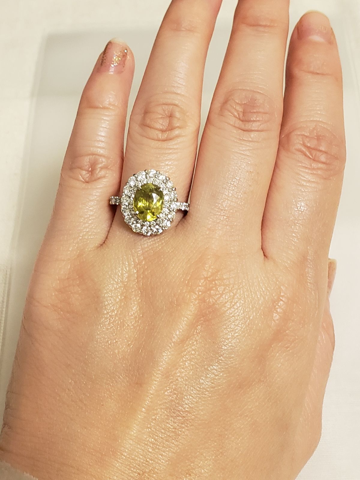 天然黄緑トルマリン　取り巻きリング　ダイヤモンド クリスマスプレゼント　指輪