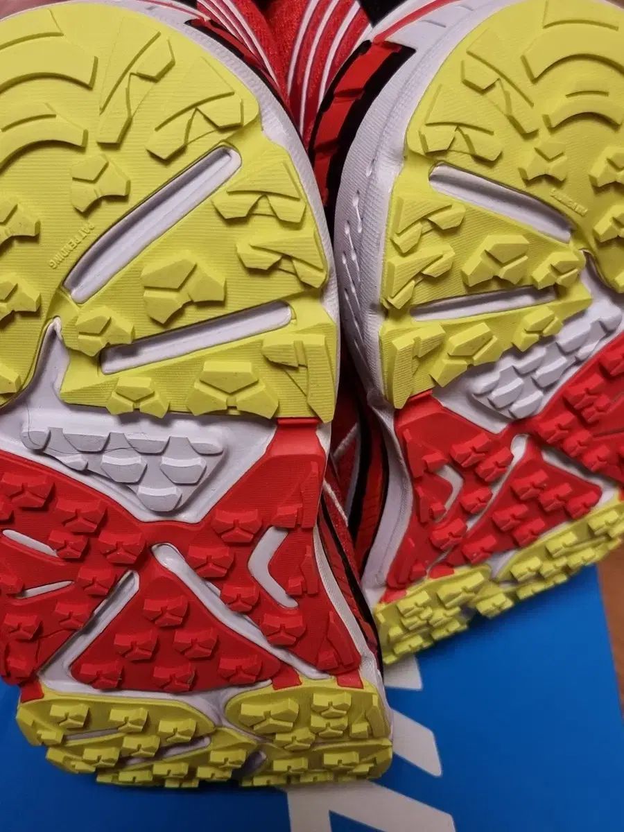 HOKA ONE