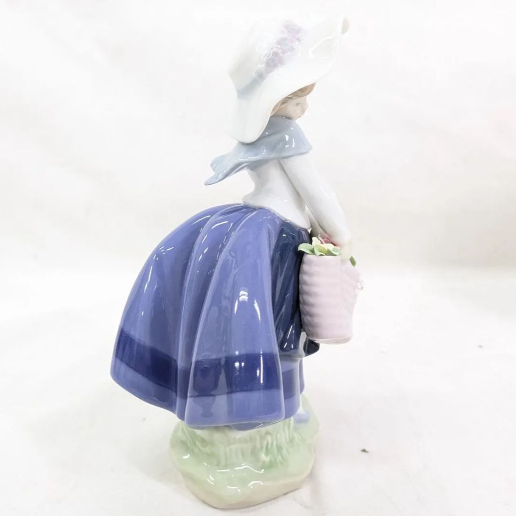 LLADRO - LLADRO リヤドロ PRETTY PICKINGS きれいなお花ばかりの