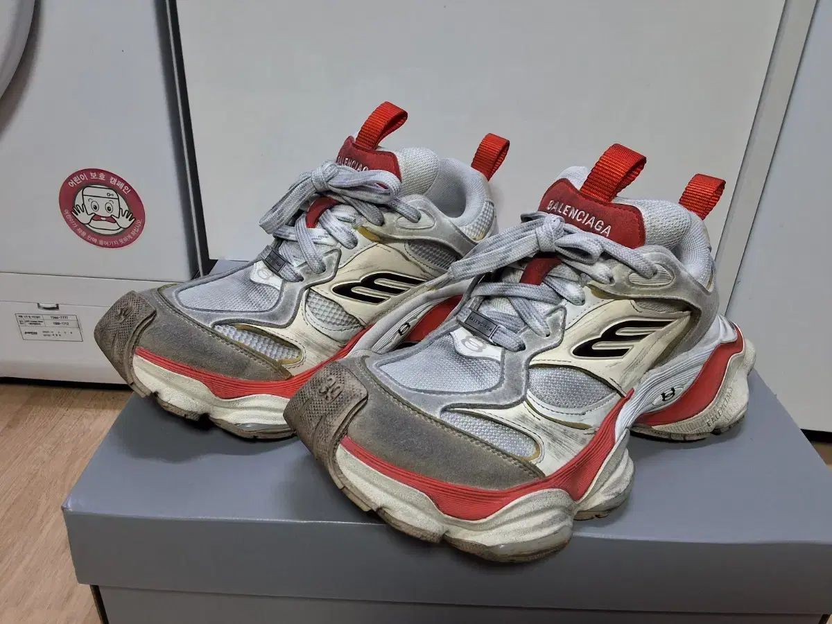 BALENCIAGA バレンシアガ カーゴスニーカー レッド 39