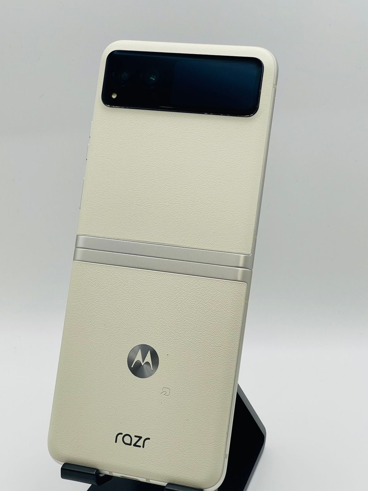 Motorola razr 40 XT2323-4 8+256GB バニラクリーム SIMフリー