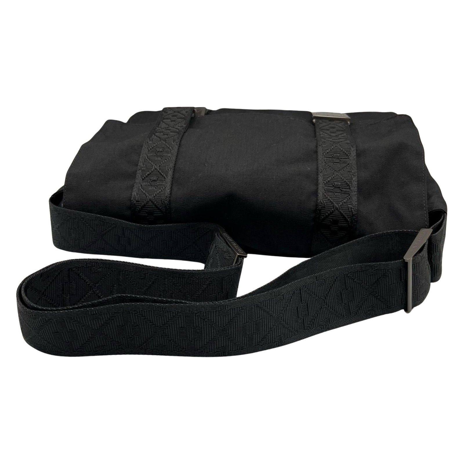 ナイロン ブラック