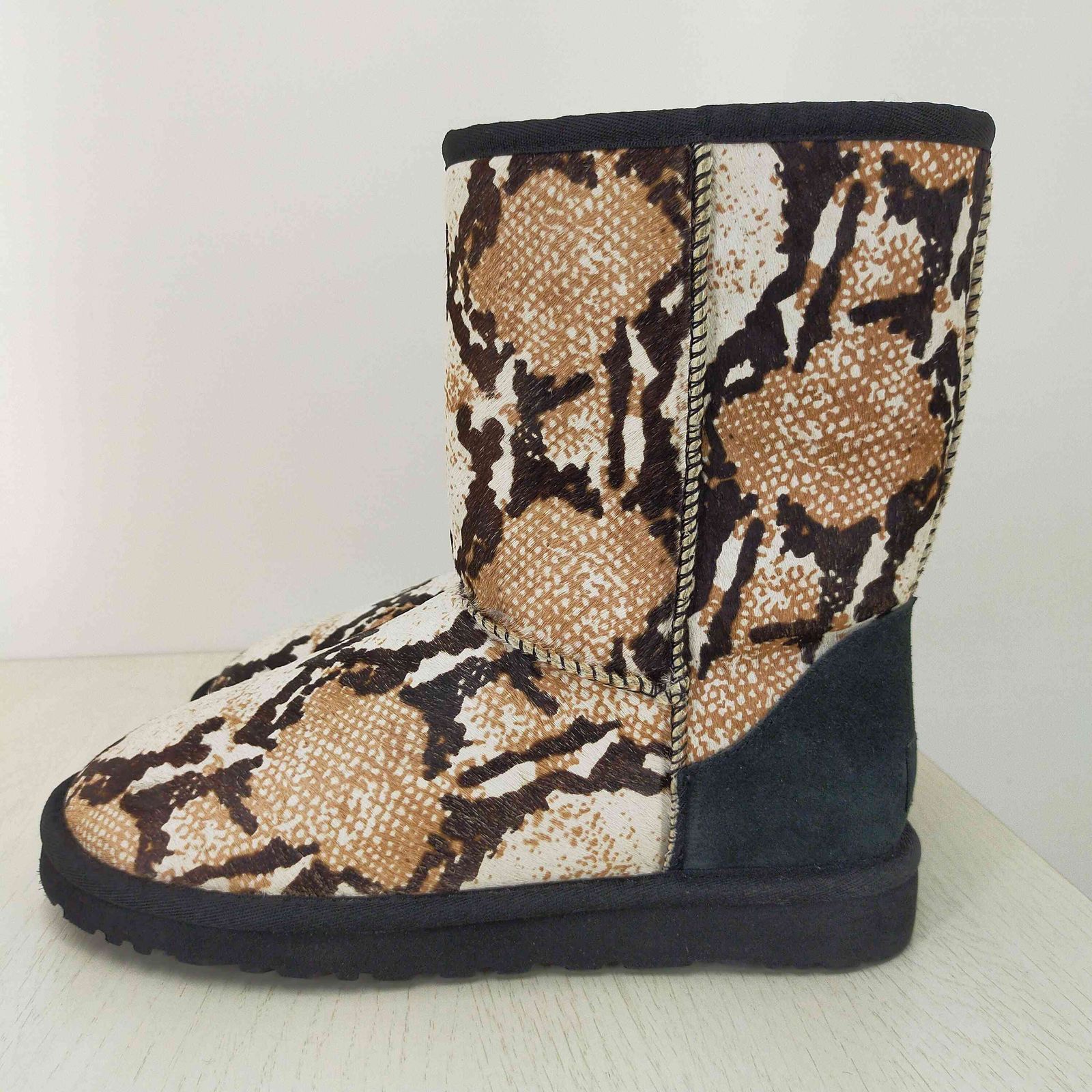 最終値下げ！アグ UGG australia CLASSIC SHORT たまらな II