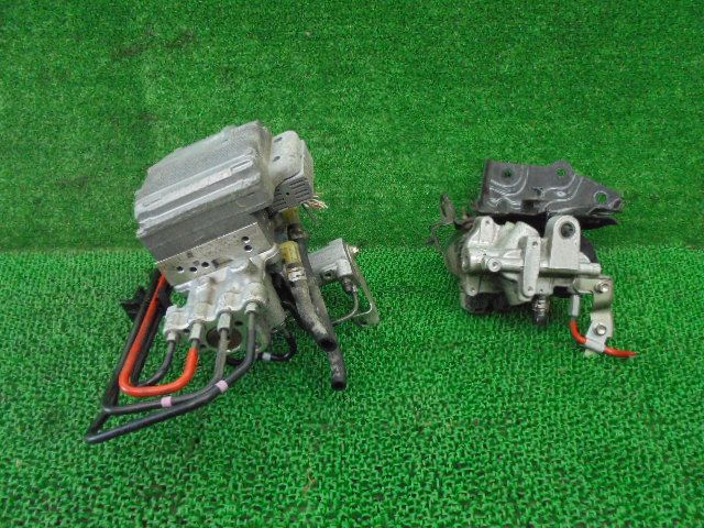 3FP6063 AII6 トヨタ プリウス ZVW30 後期型 S ABSアクチュエーター ブレーキブースターセット 走行距離84000㎞ FFCRYSTALESIA_COM