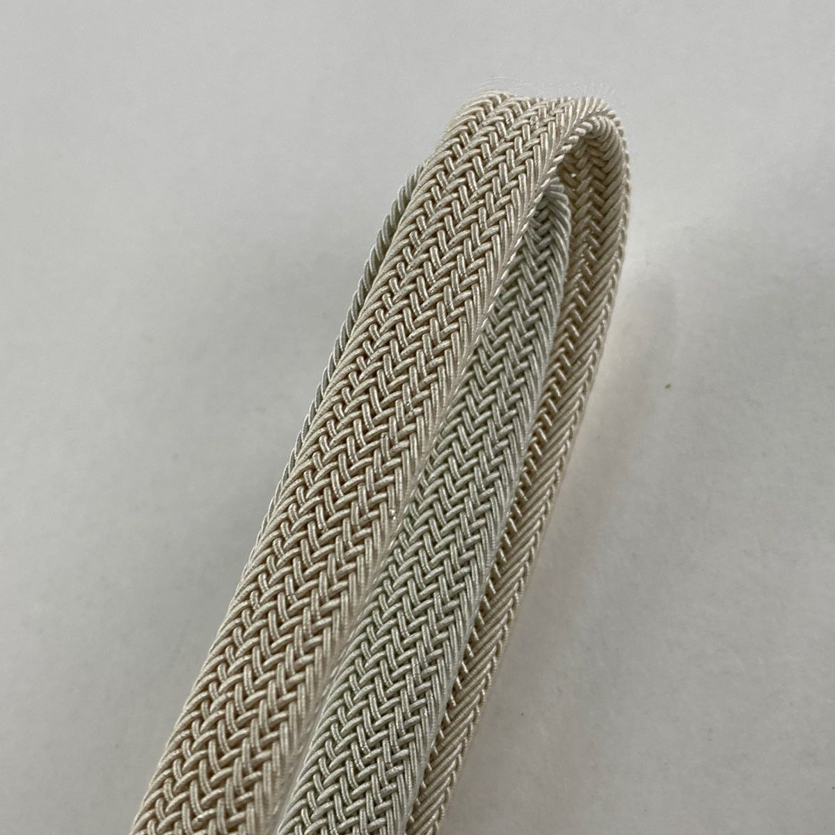 帯締め 秀品 平田紐 ぼかし柄 灰白 正絹 和装小物