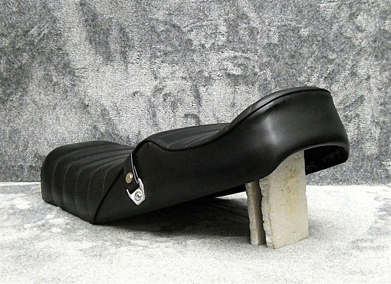 ホークⅡ　黒皮ボタン　タックロールシート/②CB250Tアンコ抜きCB400T 楽天市場】ホーク2 黒皮 鋲打ち タックロールシート/リベット