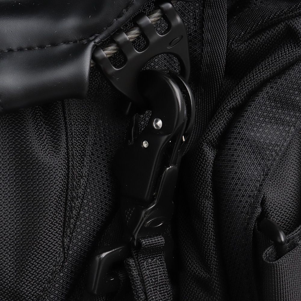 OAKLEY タクティカルフィールドギアバックパック - メルカリ