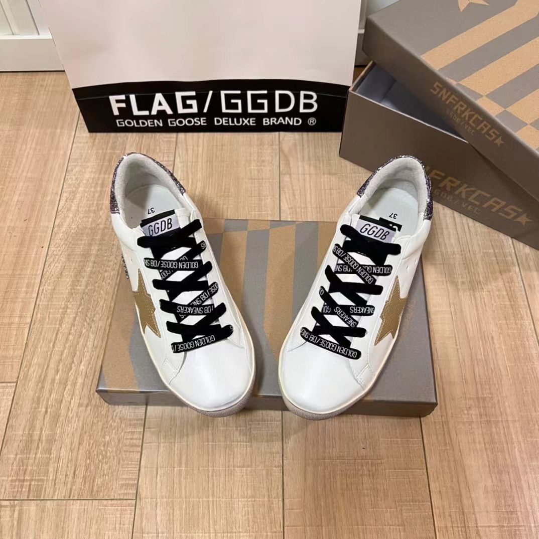新品 ！未使用 GOLDEN GOOSE ゴールデングース スニーカー - メルカリ