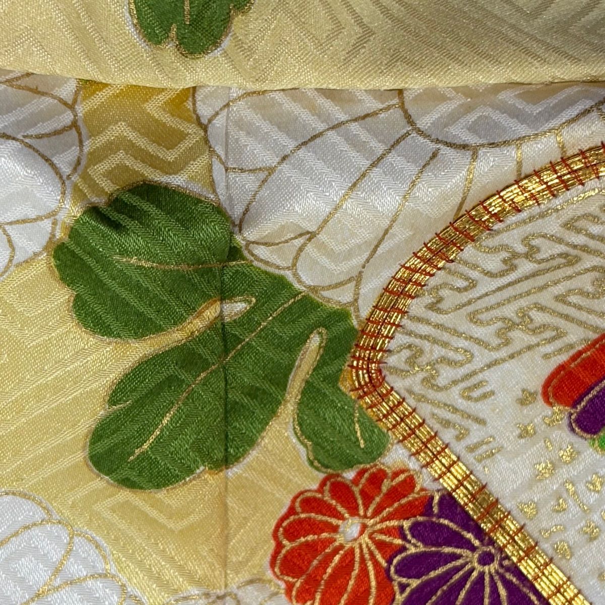 振袖　広衿　袷　正絹　金駒刺繍　成人式　裄66cm　丈163cm kyoetsuorosiya_10008322