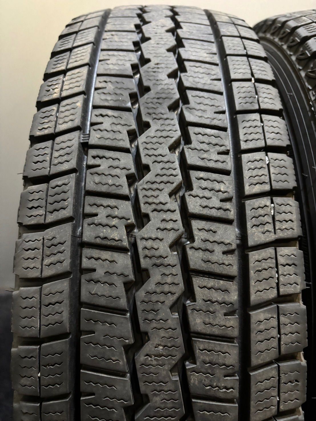 ハイエース 195/80R15 スタッドレス ダンロップ ウインターマックス