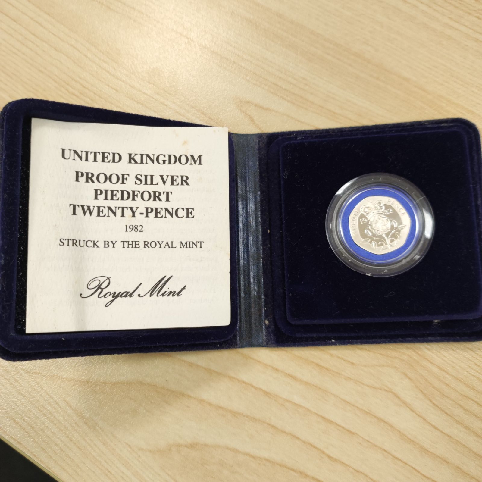 ロイヤルミント 英国 1982 20ペンス プルーフ銀貨 925 ケース