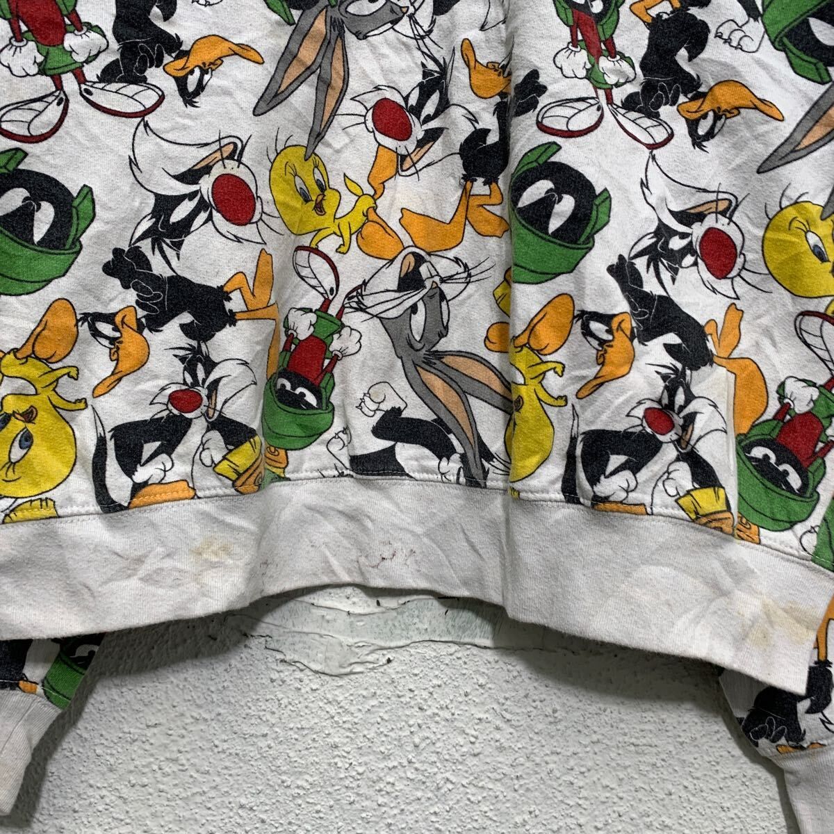 LOONEY TUNES プリント スウェット トレーナー L 150～ キッズ ホワイト 総柄 ルーニーテューンズ 古着卸 アメリカ仕入 a604-6232