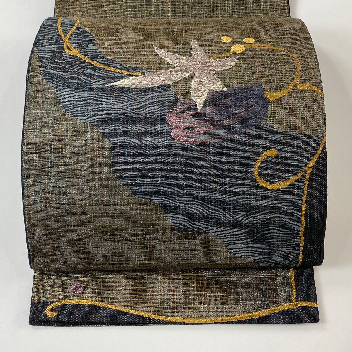 袋帯 秀品 唐草 波 金糸 箔 焦茶色 お太鼓柄 正絹