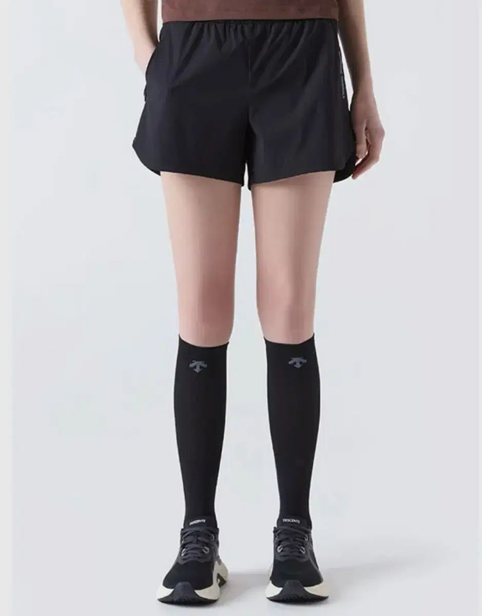 デサント ウィメンズ ランニング 4 5インチ ブリーフラインド ショーツ ブラック m